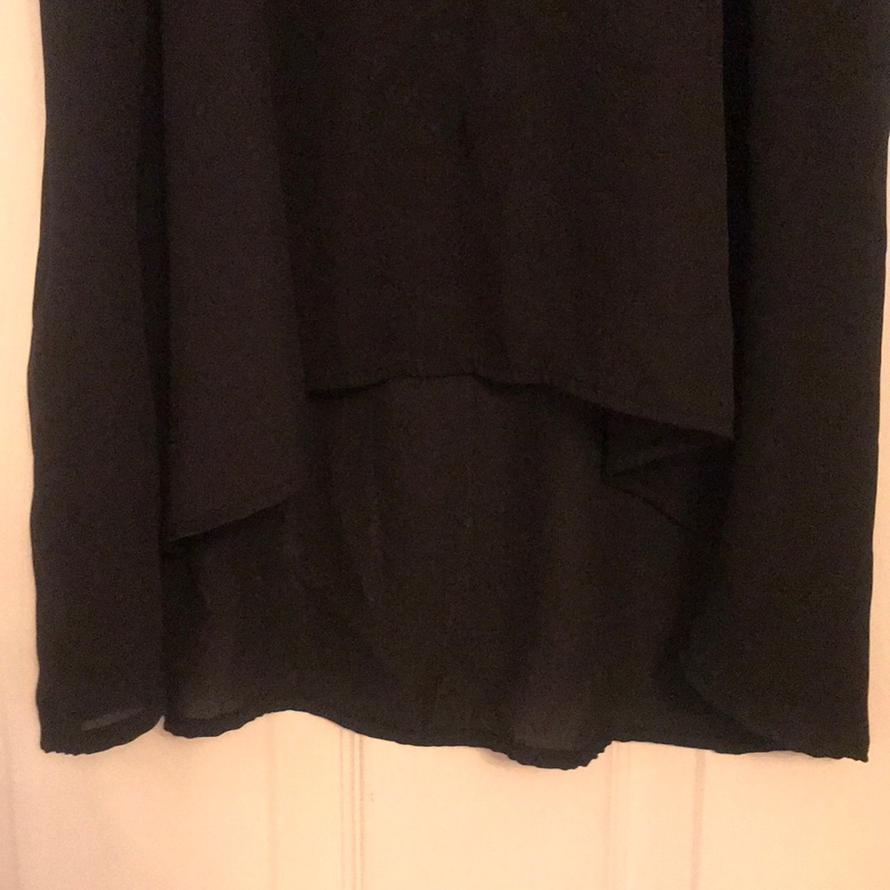 Gorgeous lace neck blouse - Picture 2 of 5